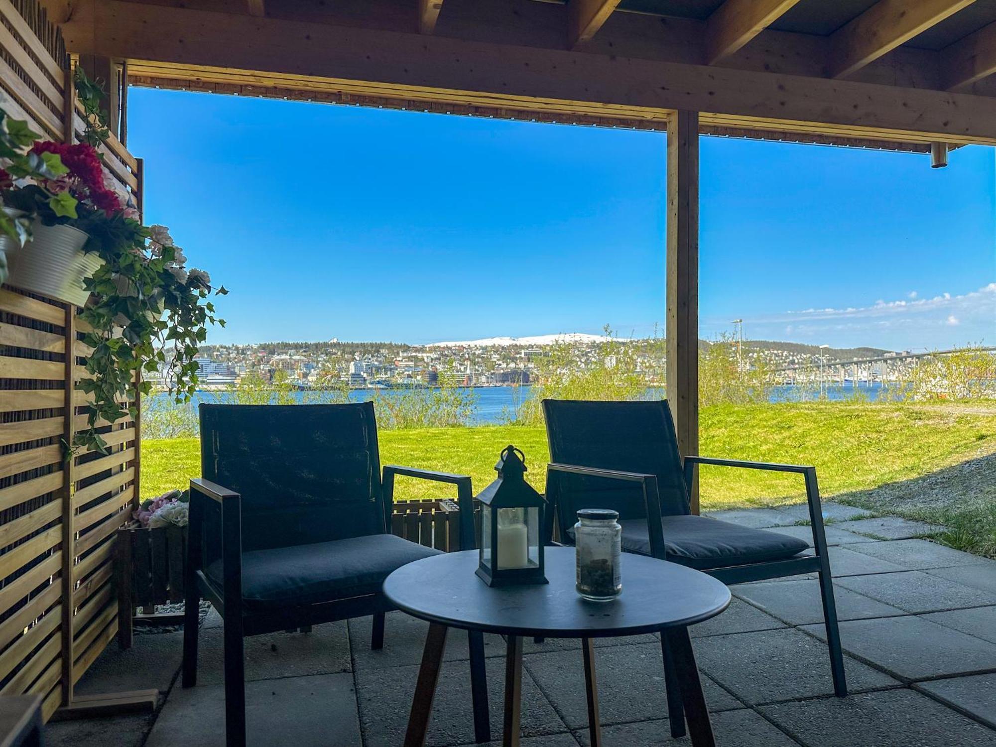 Panorama View - Free Parking - Perfect For Couples Apartamento Tromsø Exterior foto