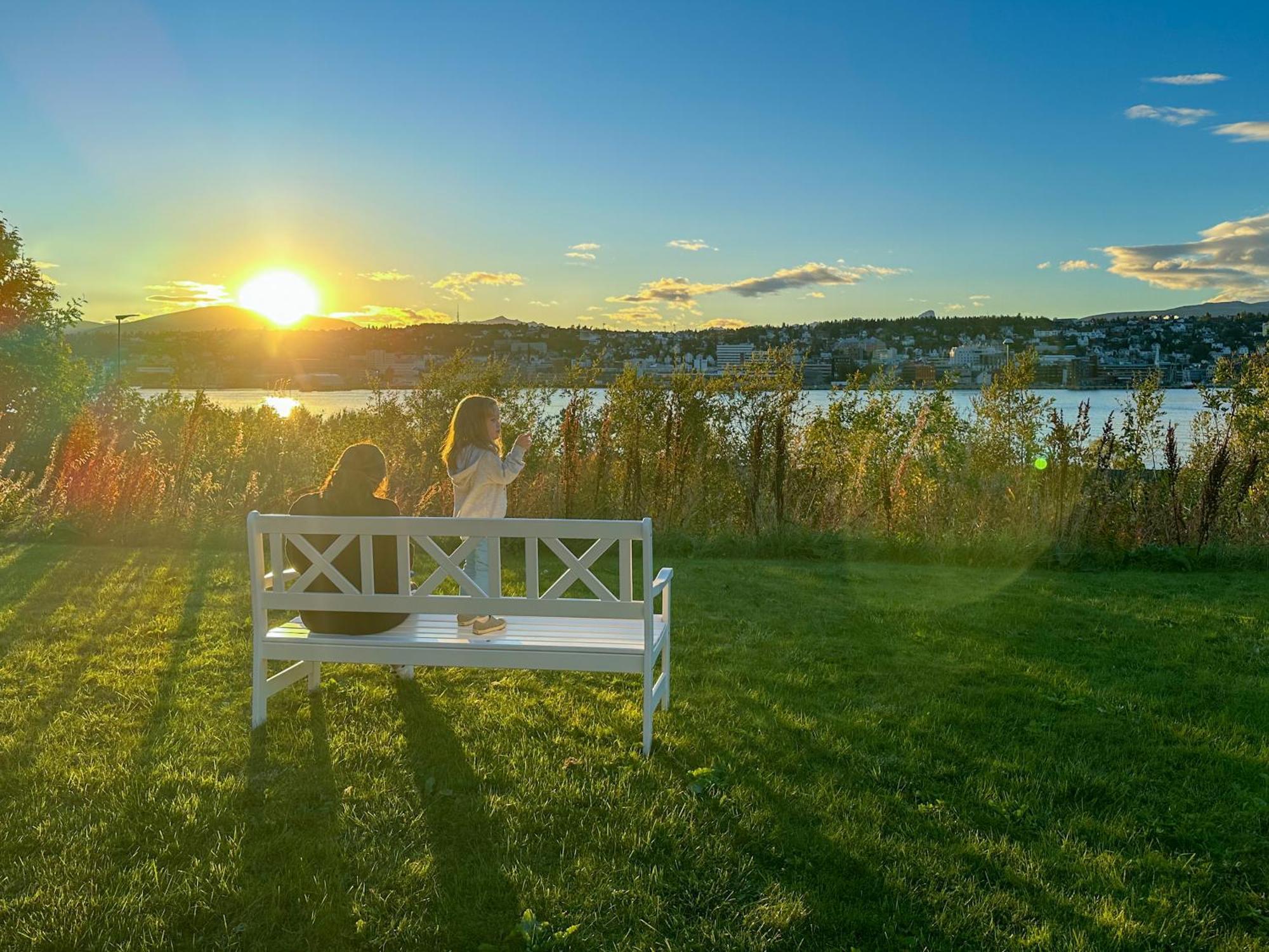 Panorama View - Free Parking - Perfect For Couples Apartamento Tromsø Exterior foto